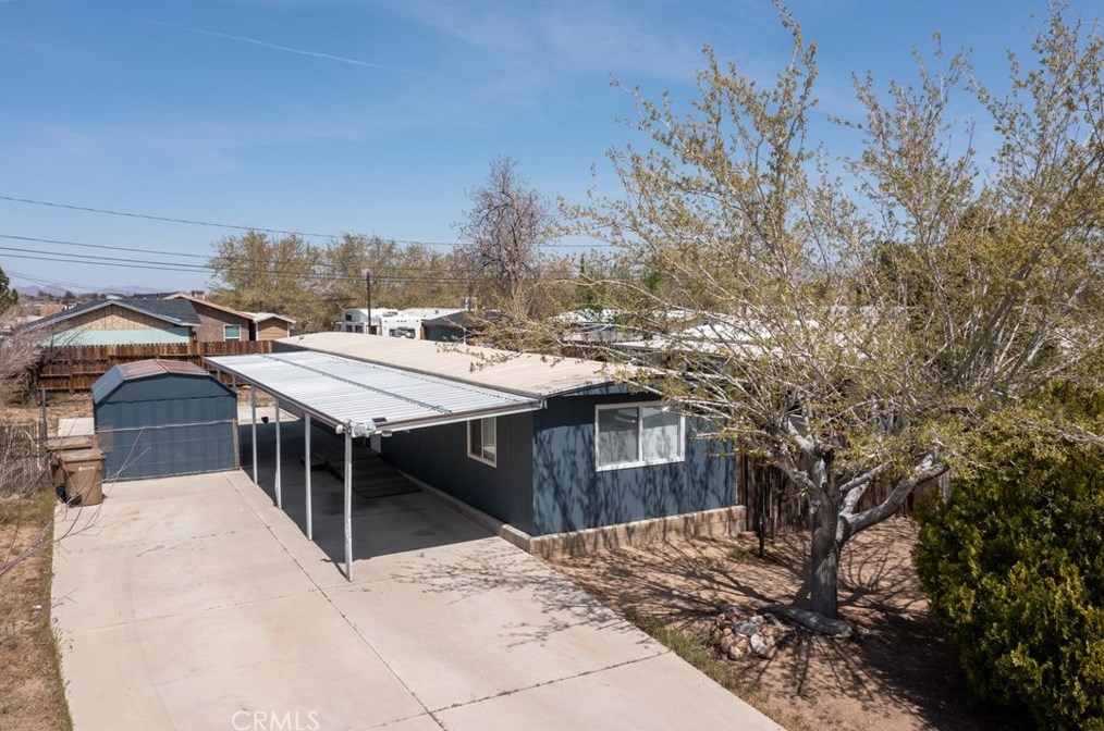 19010 Hinton St, Hesperia CA  92345-6742 exterior