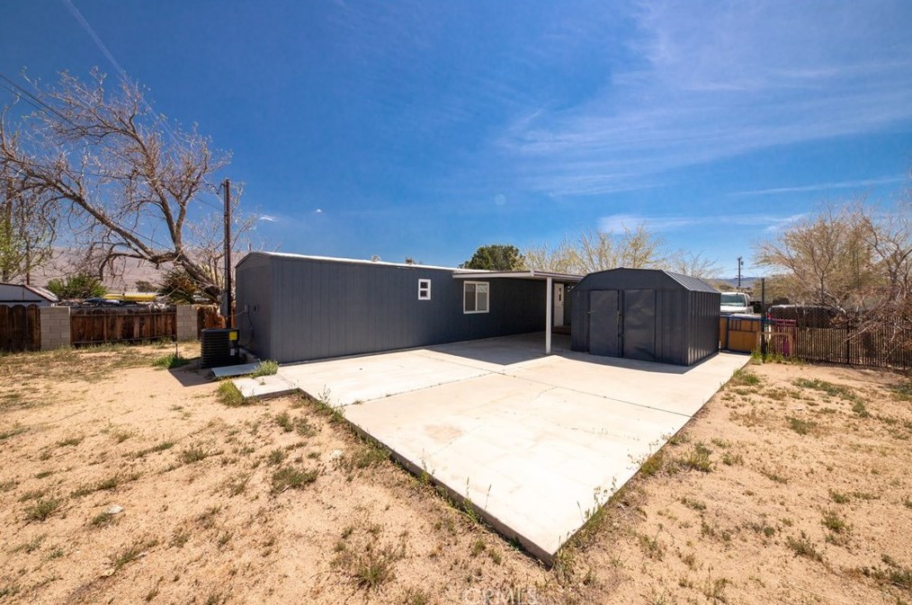 19010 Hinton St, Hesperia CA  92345-6742 exterior