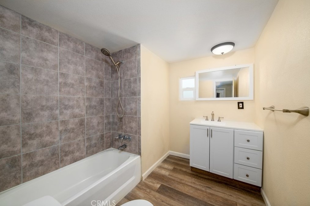 19010 Hinton St, Hesperia CA  92345-6742 exterior