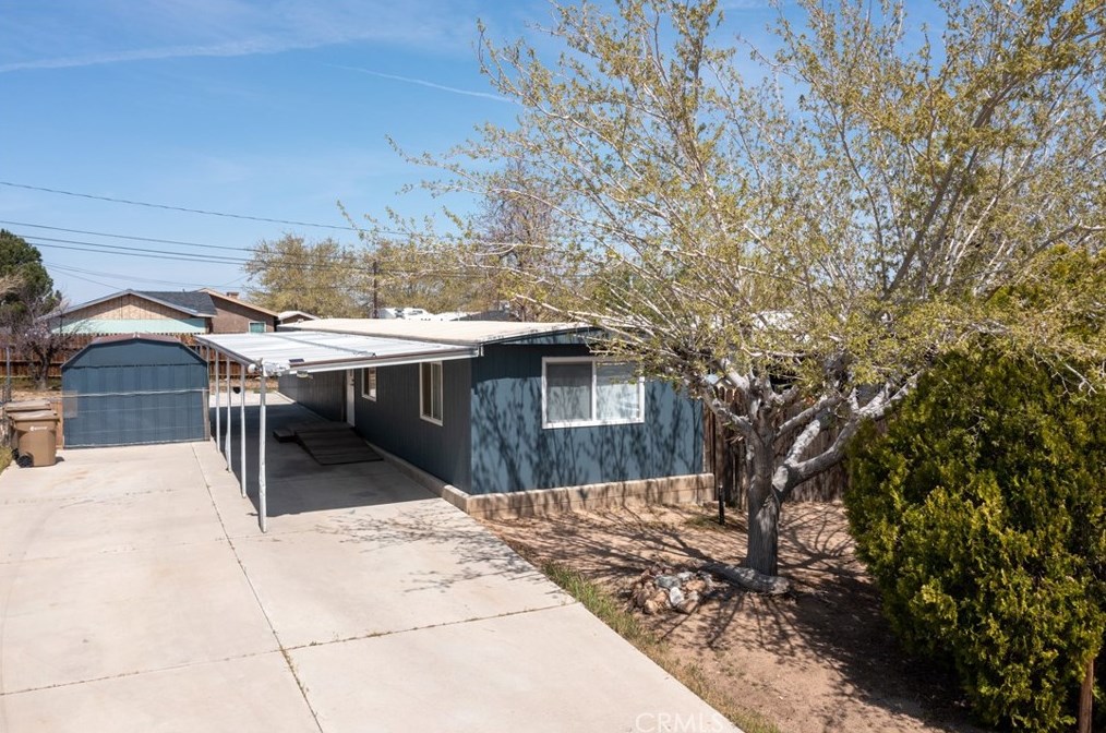 19010 Hinton St, Hesperia CA  92345-6742 exterior