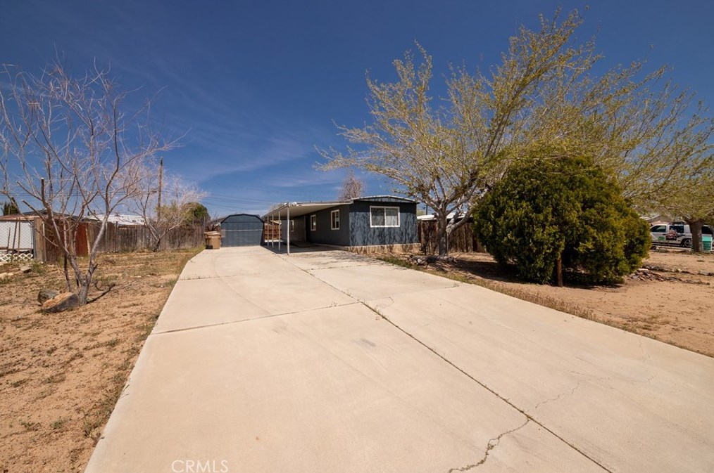 19010 Hinton St, Hesperia CA  92345-6742 exterior