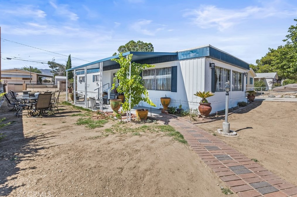 19275 Lindsay St, Hesperia, CA 92345