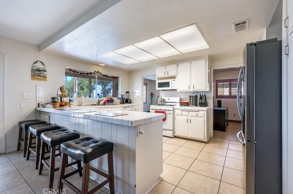 26203 Kalmia Ave, Moreno Valley CA 92557-5757 exterior