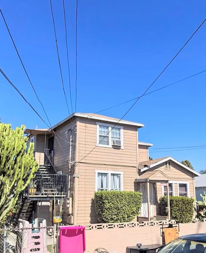 897 Monterey Ave, Pomona, CA 91768-3411