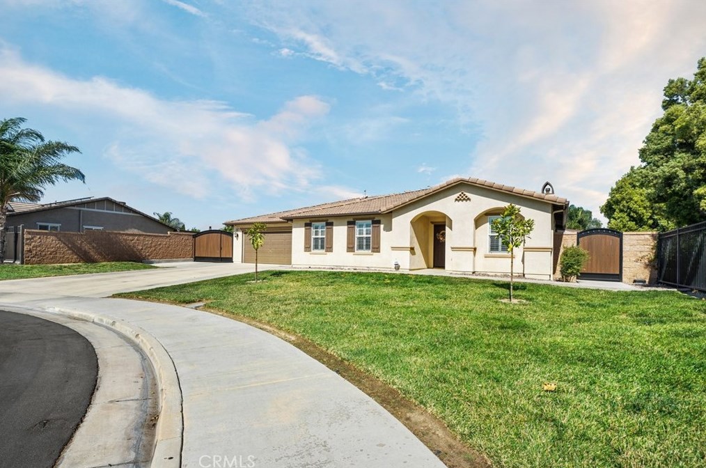 14366 Serenade Dr, Corona, CA 92880-1069