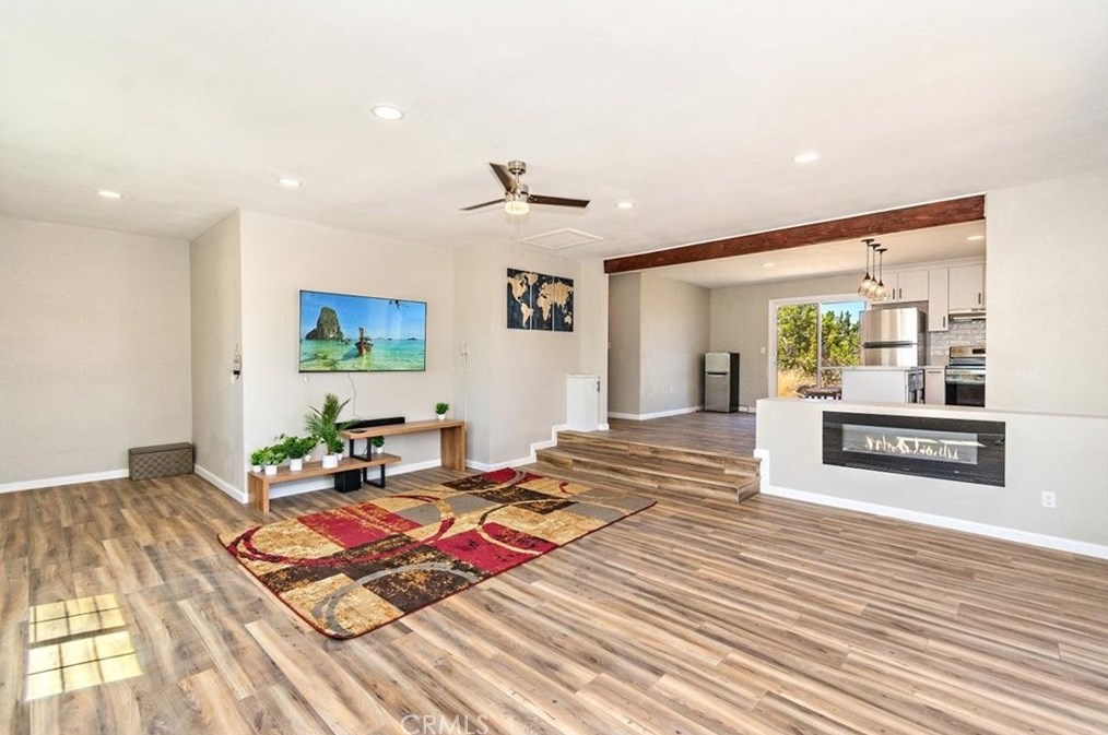 10011 Desert View Rd, Pinon Hills, CA 92372