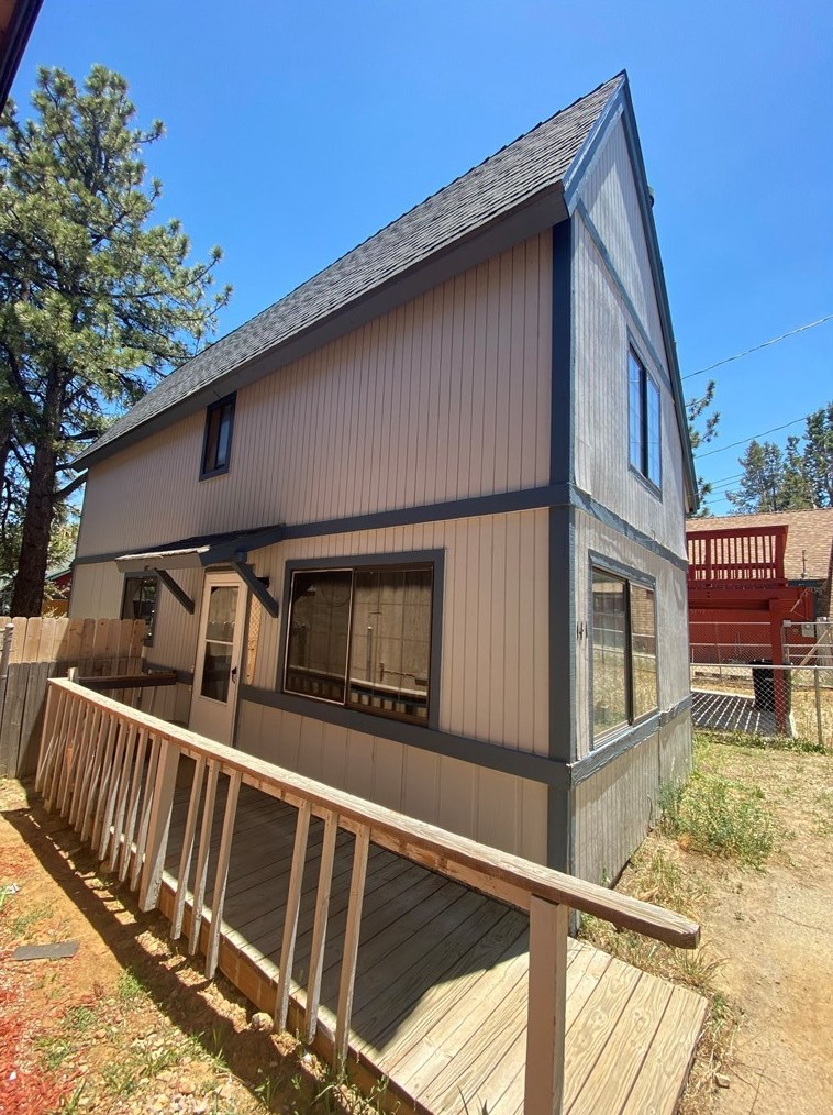 141 Wabash Ln, Big Bear City, CA 92386
