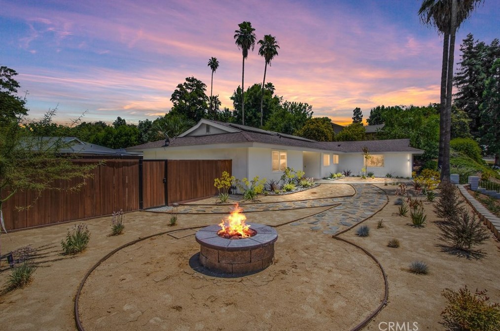 237 Eucalyptus Dr, Redlands CA  92373-7122 exterior