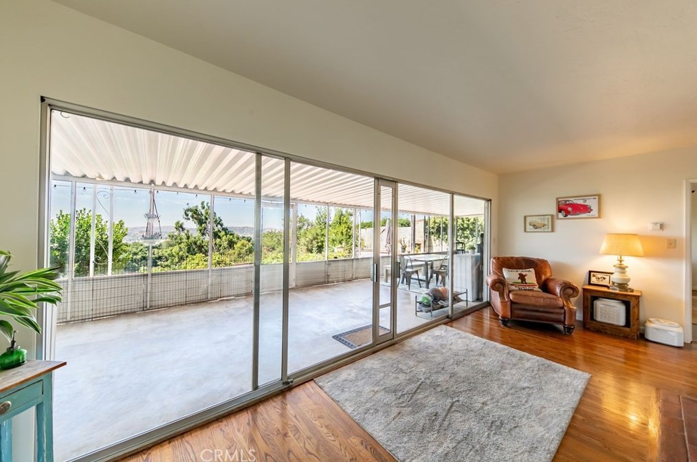 1340 Hillcrest Dr, Pomona, CA 91768-1428