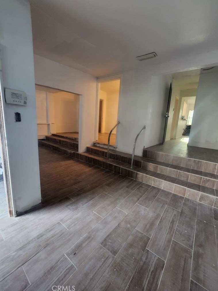 7807 Western Ave, Los Angeles, CA 90047-2728