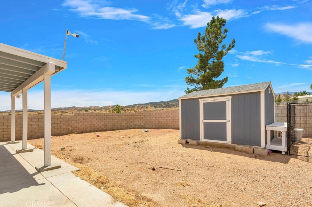 5165 Cygnet Rd, Phelan CA  92371-8573 exterior