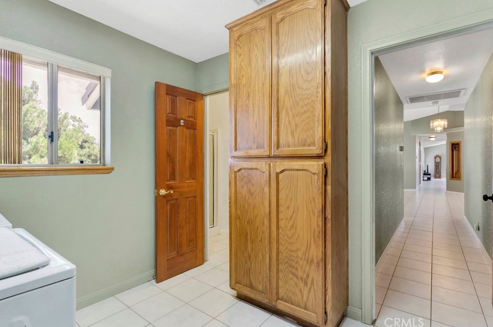 5165 Cygnet Rd, Phelan CA  92371-8573 exterior