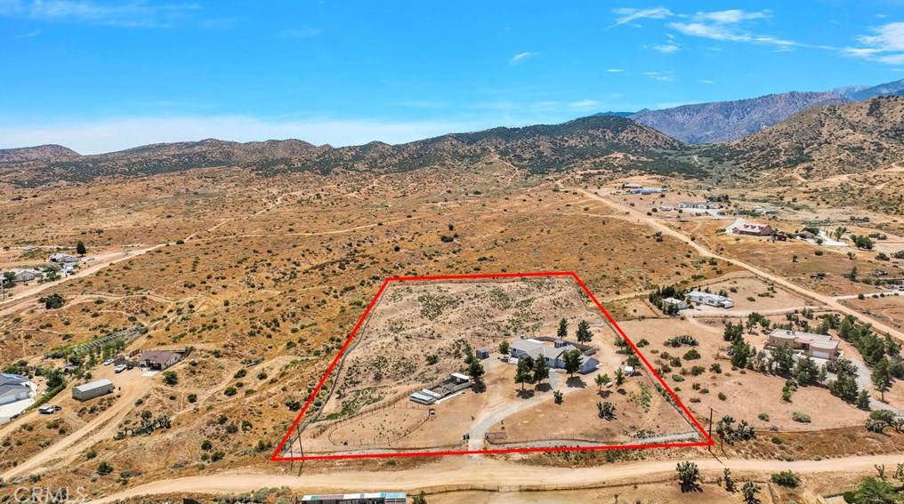 5165 Cygnet Rd, Phelan CA  92371-8573 exterior