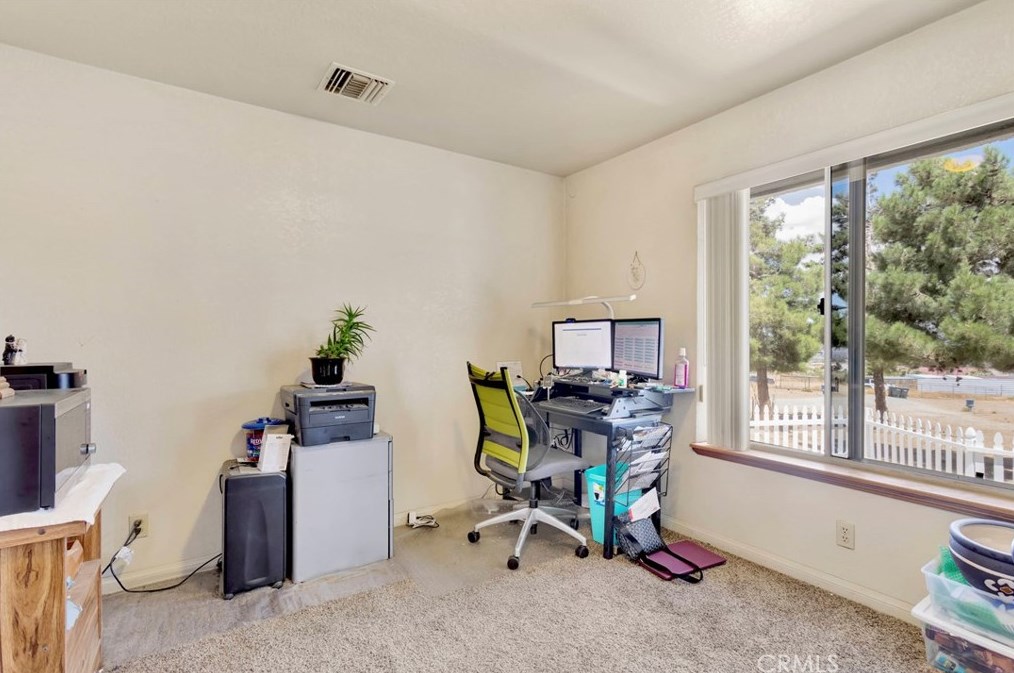 5165 Cygnet Rd, Phelan CA  92371-8573 exterior