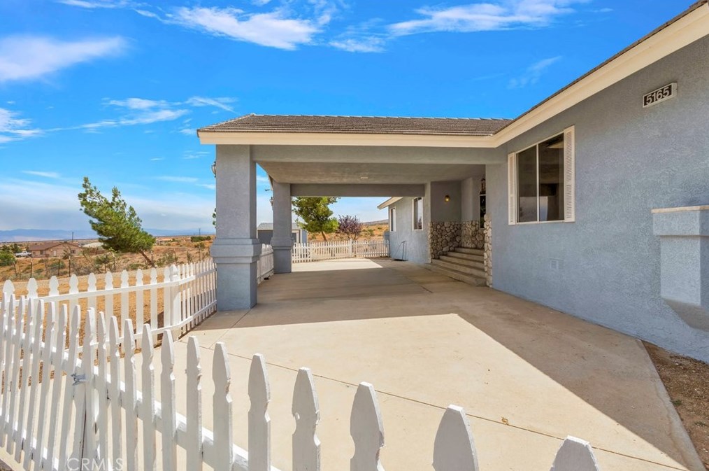5165 Cygnet Rd, Phelan CA  92371-8573 exterior