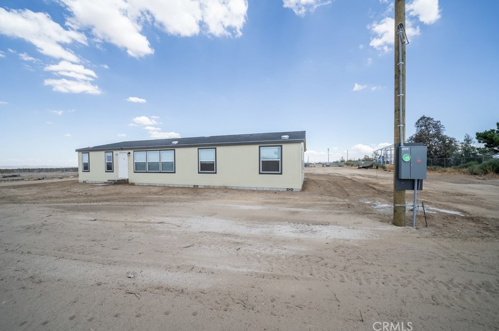 14453 Bambi Ct, Phelan, CA 92371-9667