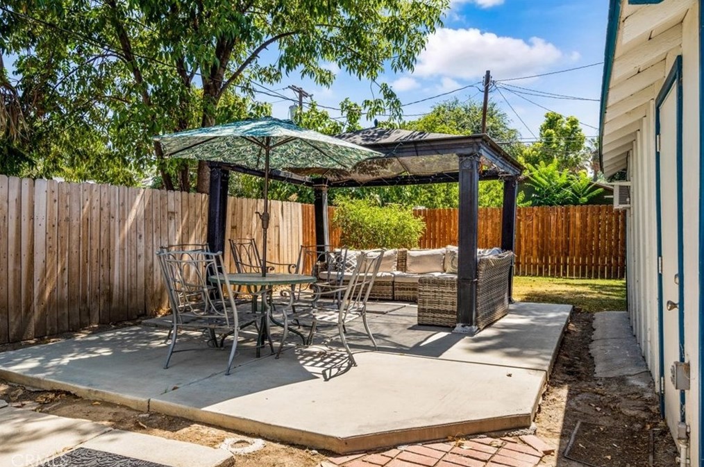 3458 Locust St, Riverside CA  92501-2636 exterior