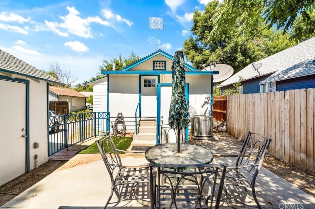 3458 Locust St, Riverside CA  92501-2636 exterior