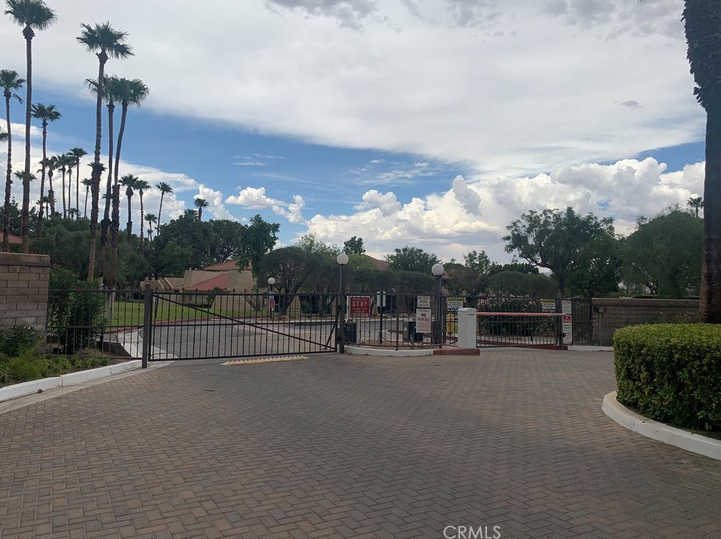675 N Los Felices Circle #208, Palm Springs, CA 92262