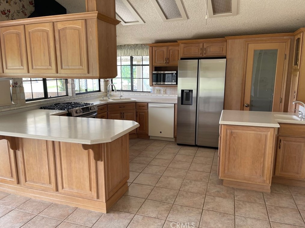 28963 Camino Alba, Murrieta CA  92563-5647 exterior