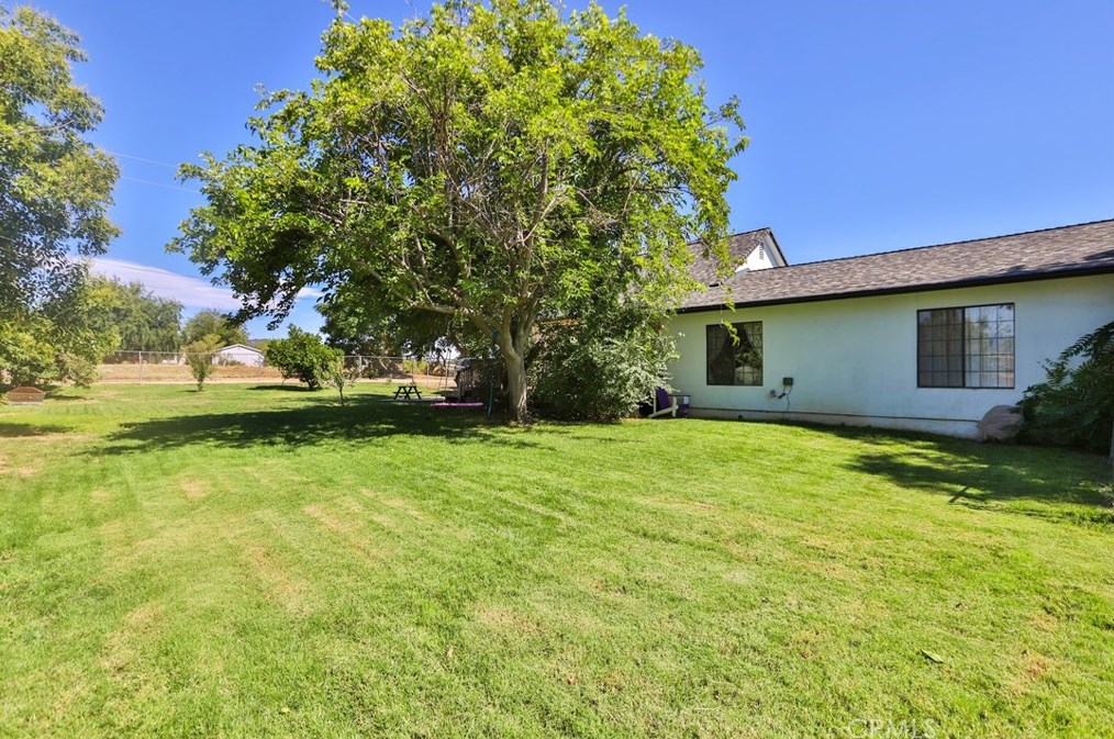 827 W County Line Rd, Calimesa, CA 92320