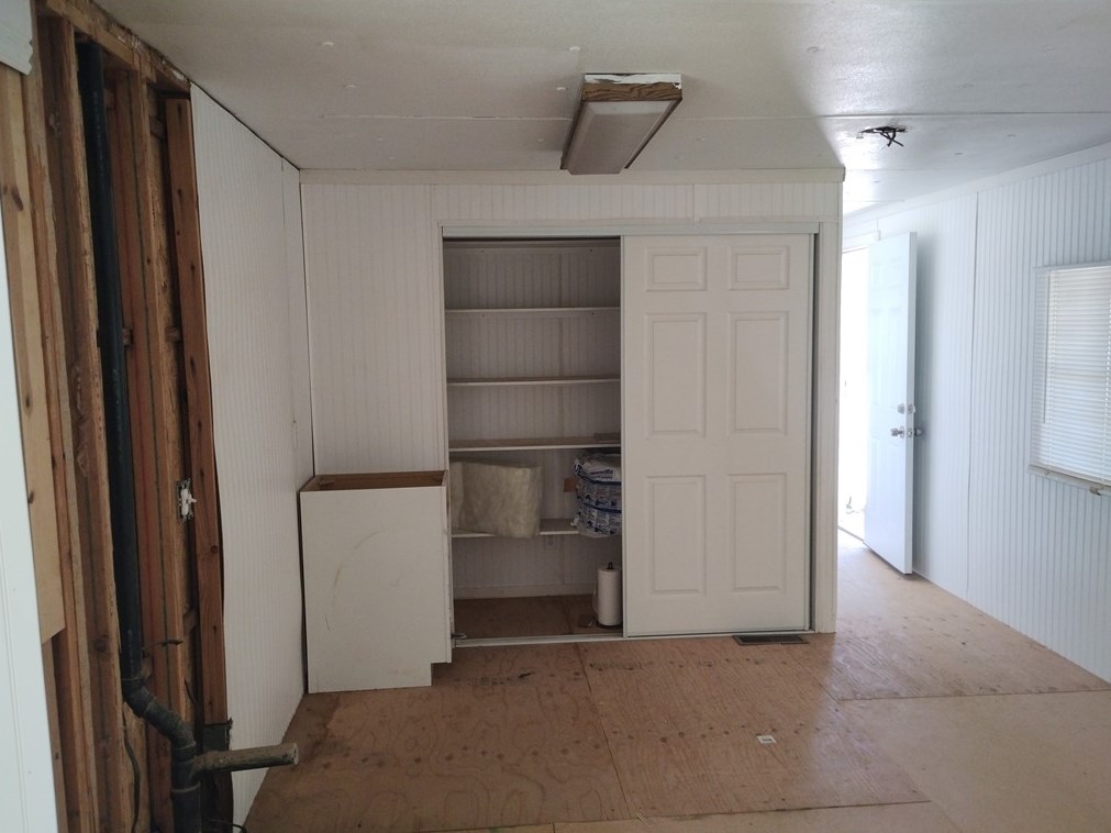 32826 Lakeview Ave, Newberry Springs CA  92365-9781 exterior