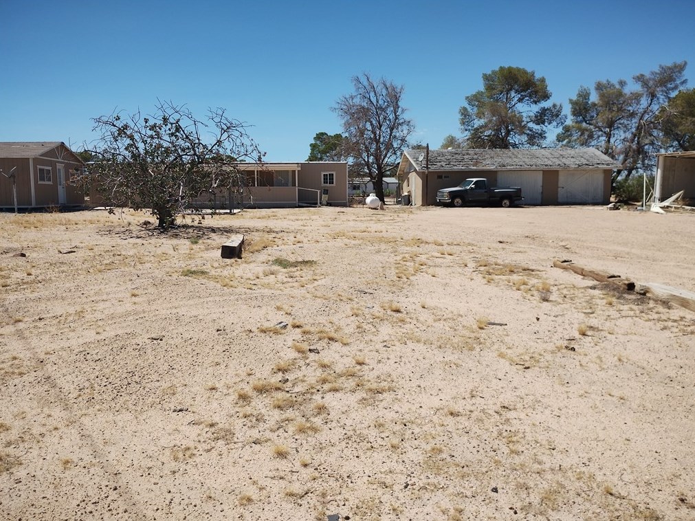 32826 Lakeview Ave, Newberry Springs, CA 92365-9781