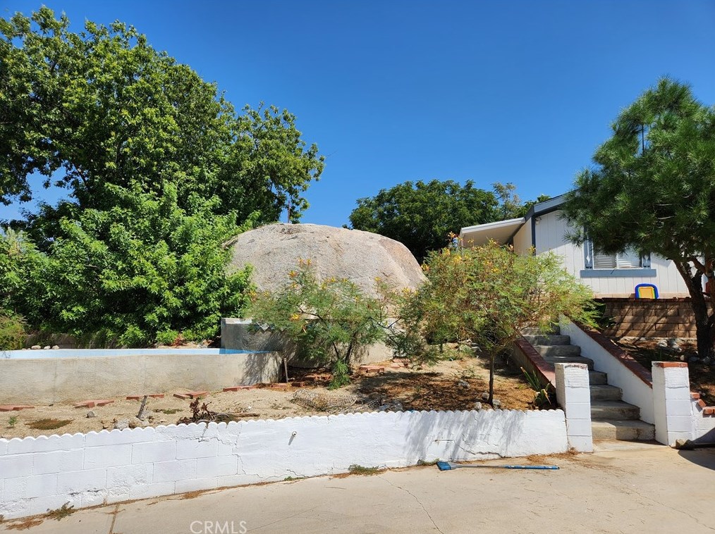 415 Shawnee Rd, Perris, CA 92570