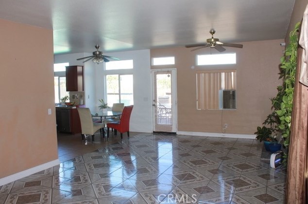 14180 Nantucket St, Hesperia CA  92344-8284 exterior