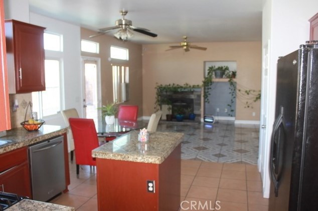 14180 Nantucket St, Hesperia CA  92344-8284 exterior