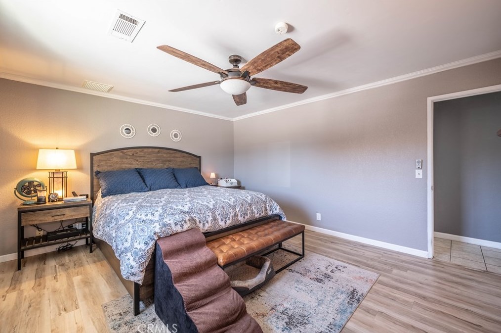 14215 Crow Rd, Apple Valley CA  92307-5508 exterior