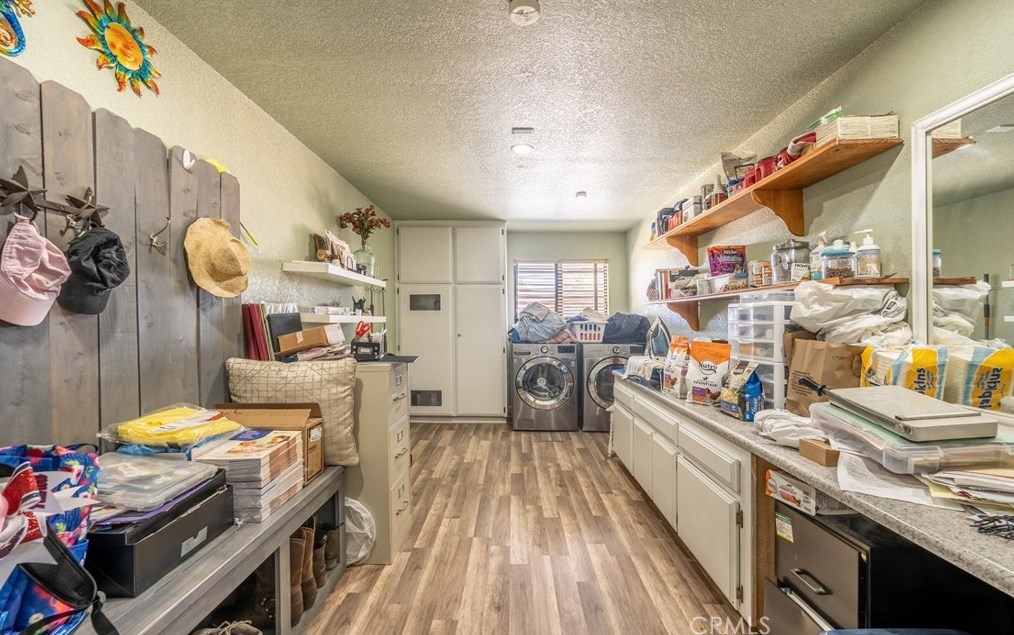 14215 Crow Rd, Apple Valley CA  92307-5508 exterior