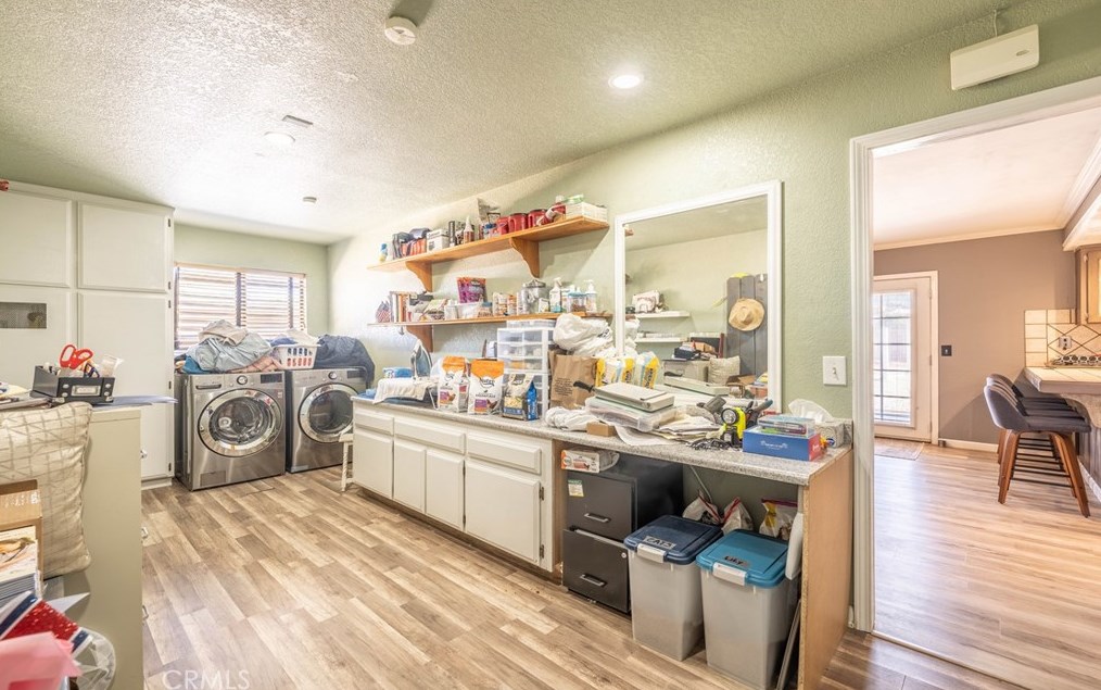 14215 Crow Rd, Apple Valley CA  92307-5508 exterior