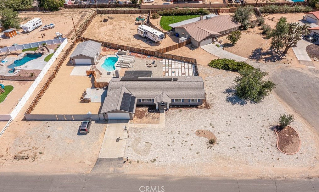 14215 Crow Rd, Apple Valley CA  92307-5508 exterior