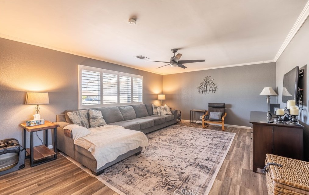 14215 Crow Rd, Apple Valley CA  92307-5508 exterior