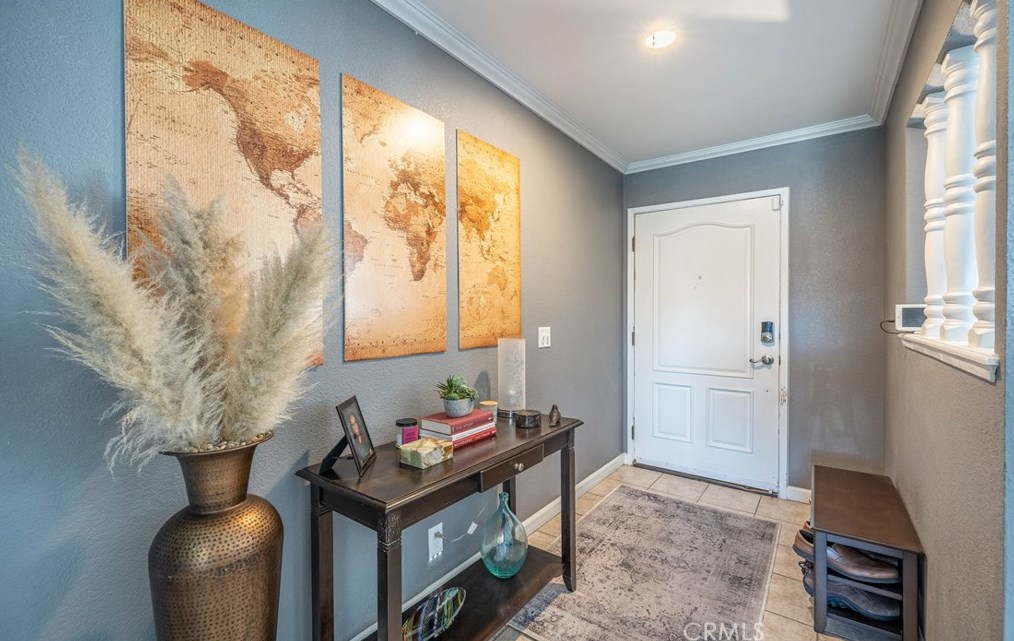 14215 Crow Rd, Apple Valley CA  92307-5508 exterior