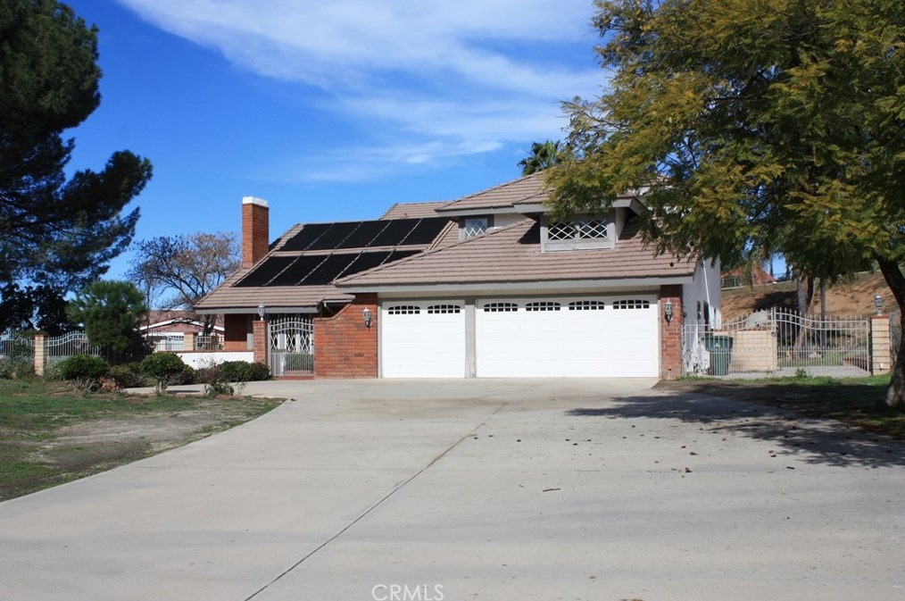 7158 Golden Vale Dr, Riverside, CA 92506-5600