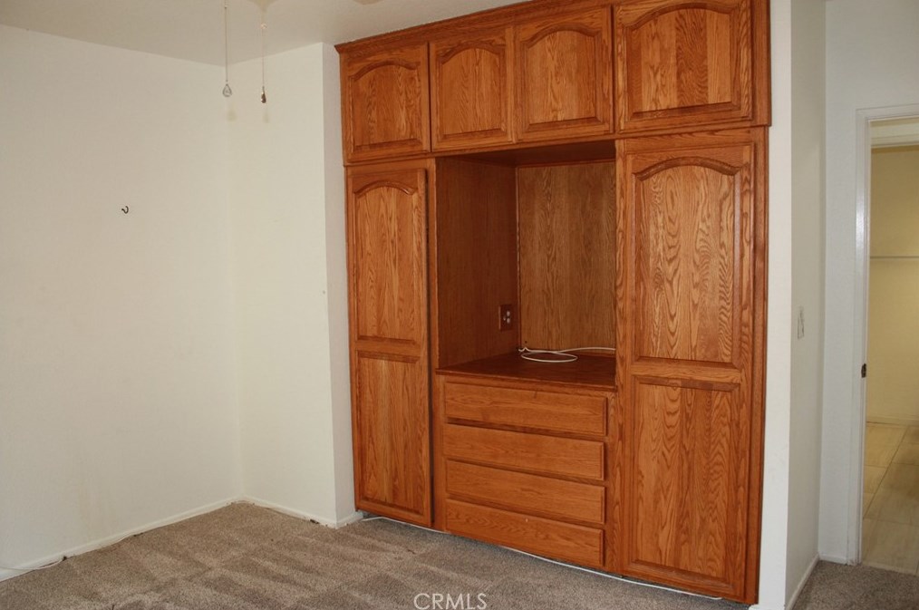 7158 Golden Vale Dr, Riverside CA  92506-5667 exterior
