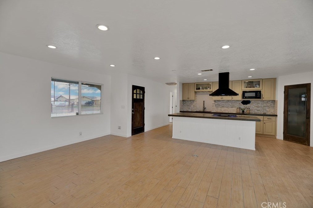22759 Lone Eagle Rd, Apple Valley, CA 92308-7458