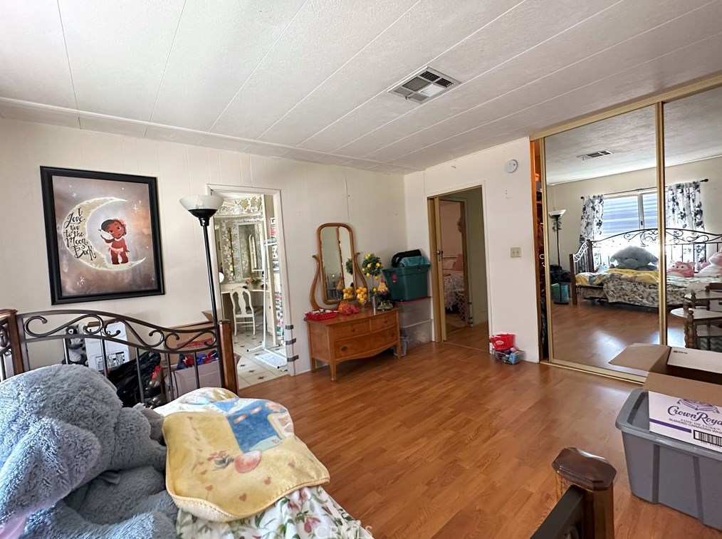 1099 San Marcos Dr, Hemet CA  92543-6987 exterior