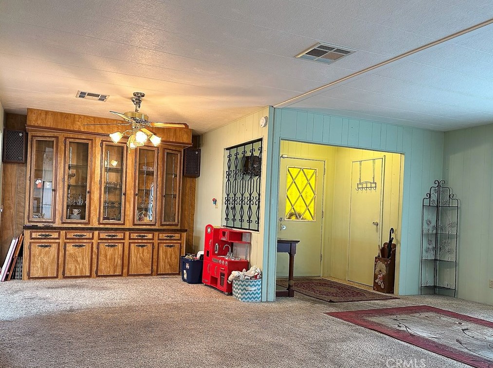 1099 San Marcos Dr, Hemet CA  92543-6987 exterior