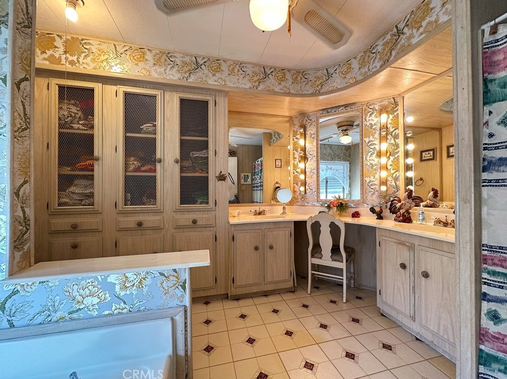 1099 San Marcos Dr, Hemet CA  92543-6987 exterior