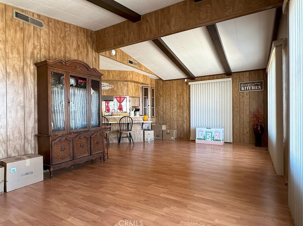 1099 San Marcos Dr, Hemet CA  92543-6987 exterior