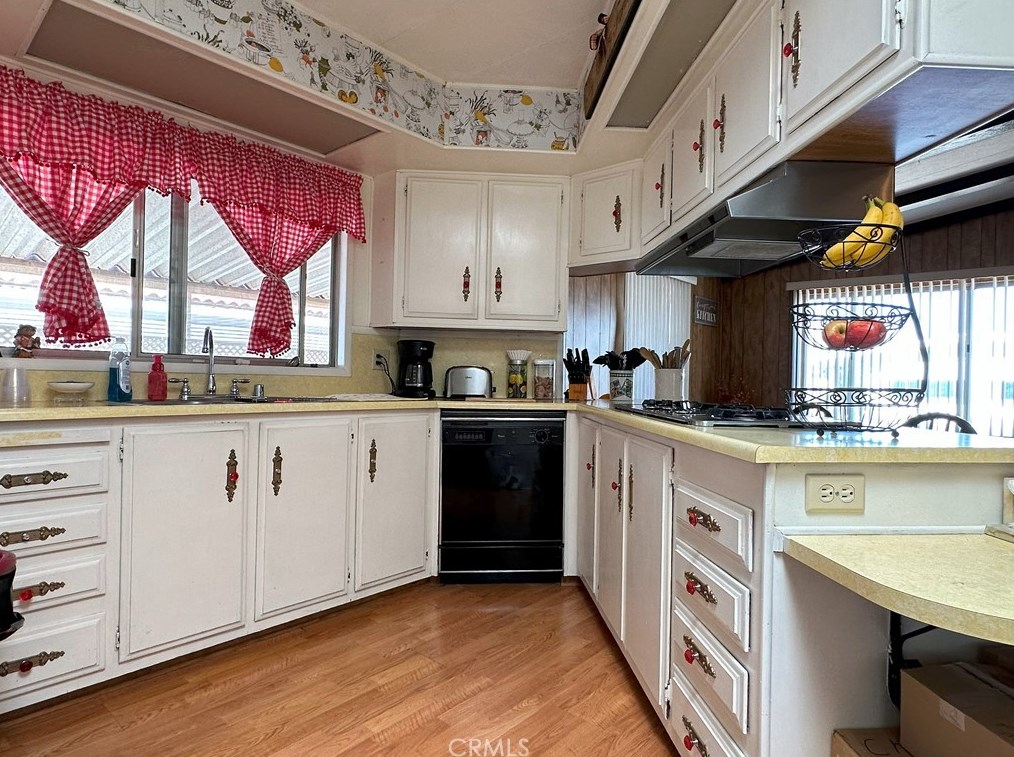 1099 San Marcos Dr, Hemet CA  92543-6987 exterior