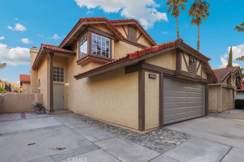 14311 Hillcrest Dr, Fontana, CA 92337-0421