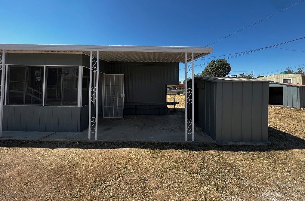 19280 Lindsay St, Hesperia, CA 92345