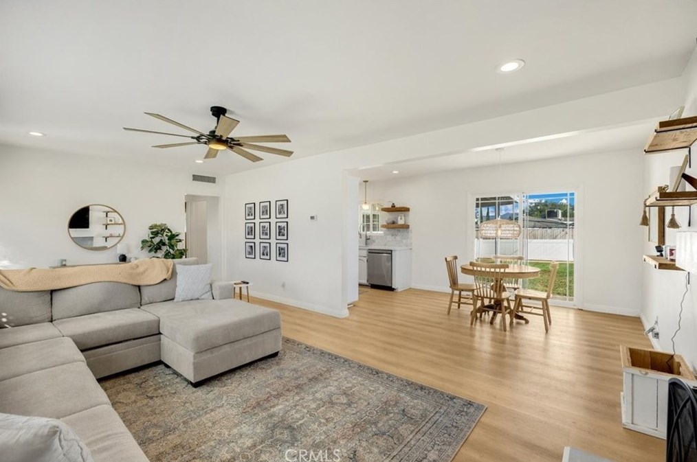 170 Myrtlewood Dr, Calimesa CA  92320-1708 exterior