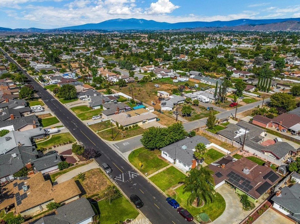 170 Myrtlewood Dr, Calimesa CA  92320-1708 exterior