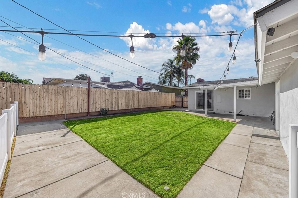 170 Myrtlewood Dr, Calimesa CA  92320-1708 exterior