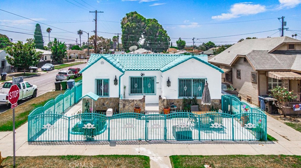 1502 65th St, Los Angeles, CA 90047-2008